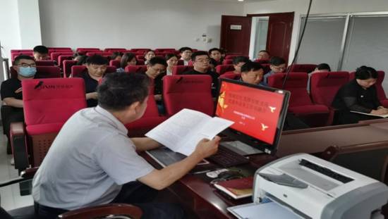 “精確定位，發(fā)揮引領(lǐng)，實現(xiàn)黨建和業(yè)務(wù)工作雙融合”主題黨課活動