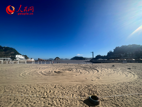 東岙沙灘風(fēng)景。人民網(wǎng) 歐陽(yáng)易佳攝